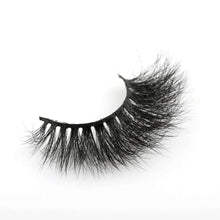 Load image into Gallery viewer, Beauty Gold - Mink Lashes - Sassy - Beauty Gold - LASHES